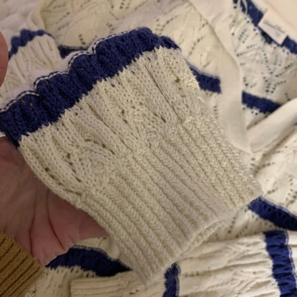 Universal Thread V-Neck Sweater in Cream and Navy - Picture 5 of 5